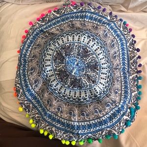 5 PIECE MIDDLE EASTERN STYLE ROUND PILLOW CASES